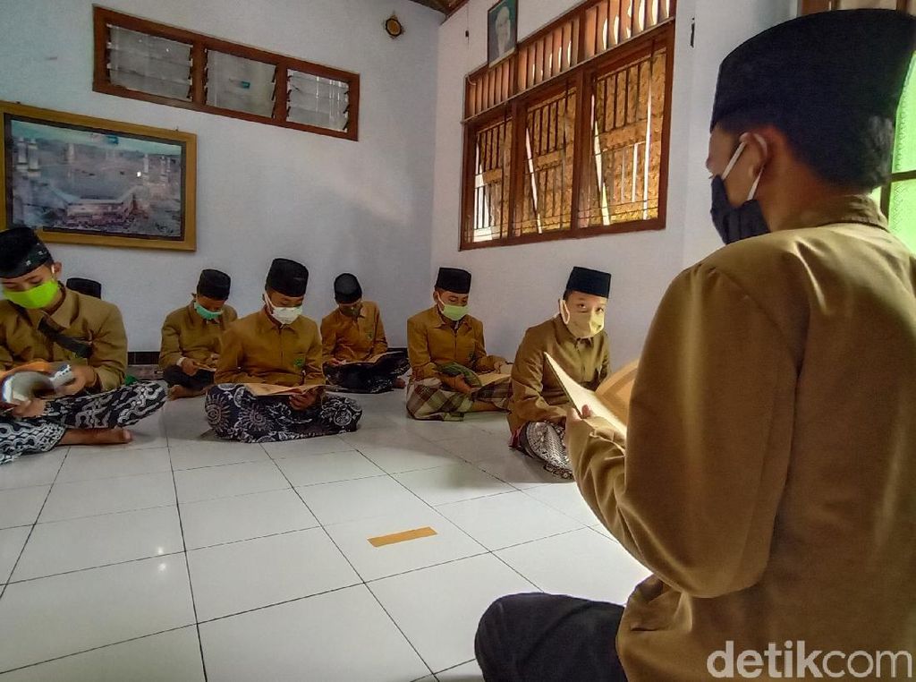 Peringatan Hari Santri Ombudsman Jateng Soroti soal Biaya Pondok